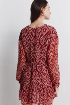 Vestido curto em gaze com lantejoulas