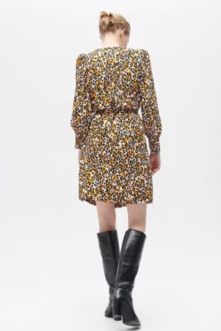 Vestido curto estampado leopardo