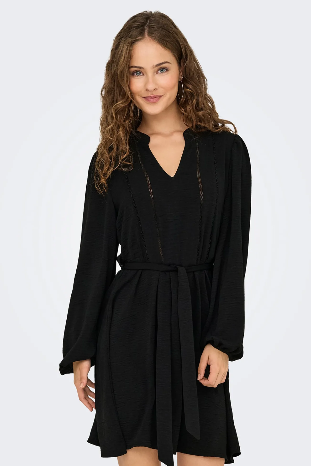 Vestido curto esvoaçante