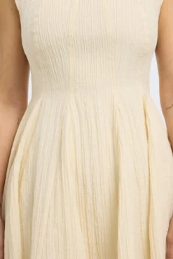 Vestido curto feito com Tencel Lyocell