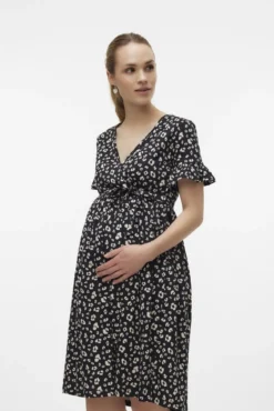 Vestido curto maternity e amamentação