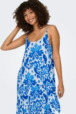 Vestido curto sem mangas