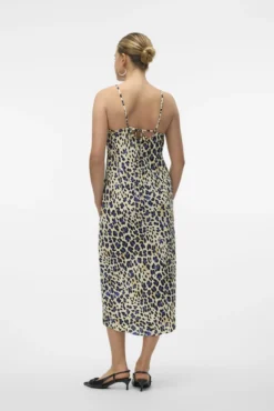 Vestido de alças midi