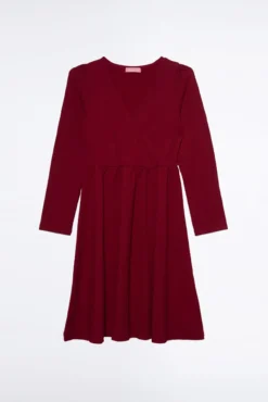 Vestido de amamentação com decote cruzado