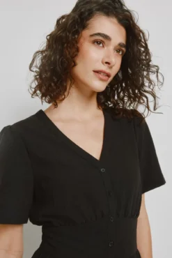 Vestido decote em bico