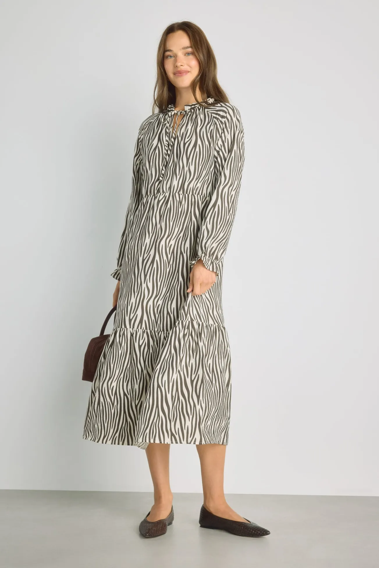 Vestido decote em bico