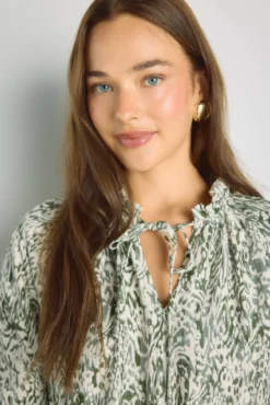 Vestido decote em bico