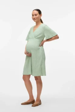 Vestido de maternity e amamentação de manga curta