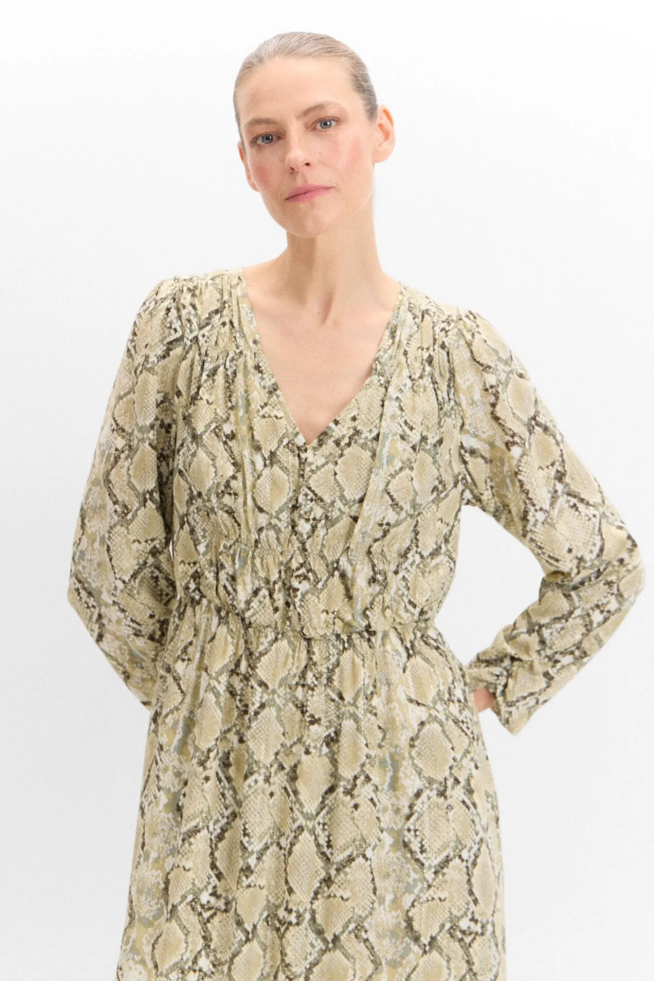 Vestido estampado cobra