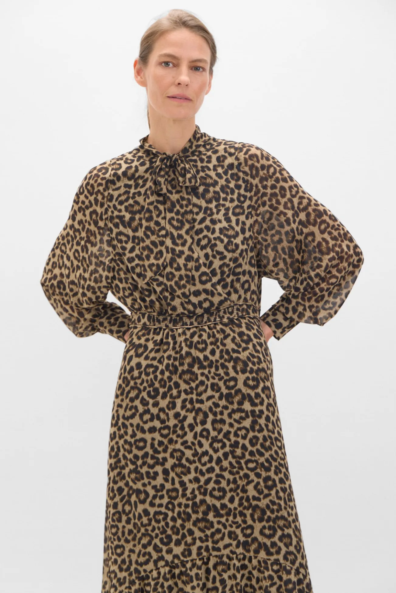Vestido longo com estampado de leopardo