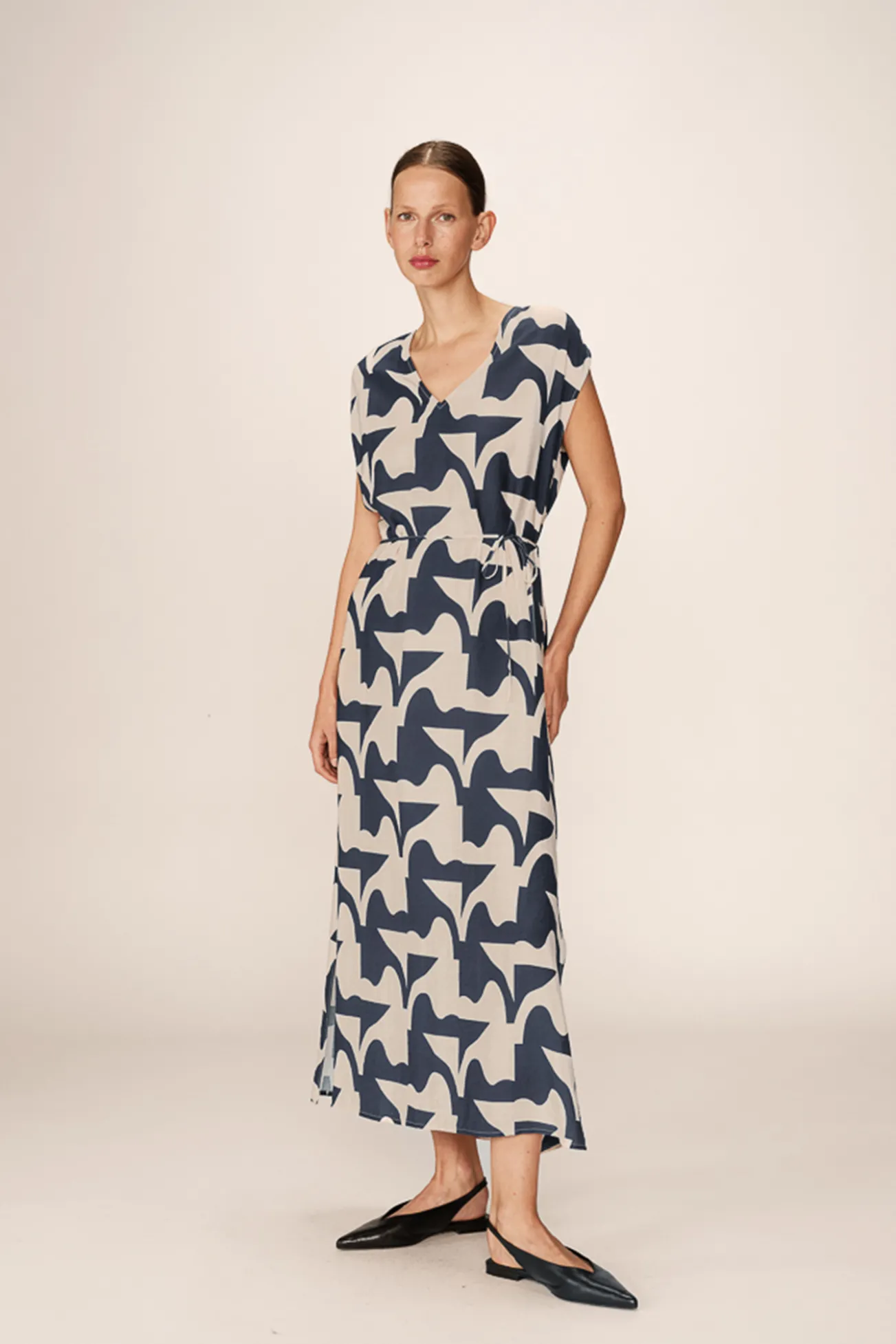 Vestido longo com estampado geométrica