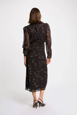 Vestido longo com mangas bufantes