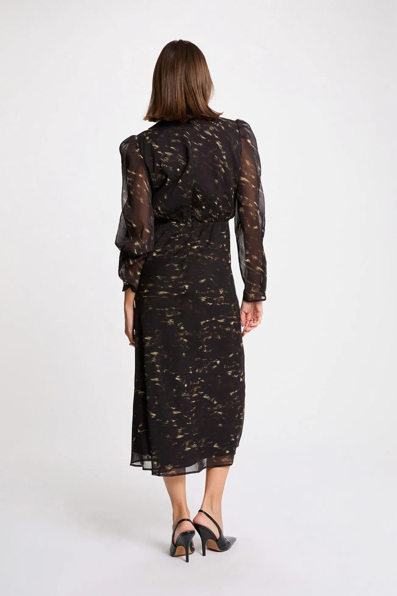 Vestido longo com mangas bufantes
