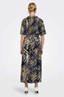 Vestido midi camiseiro