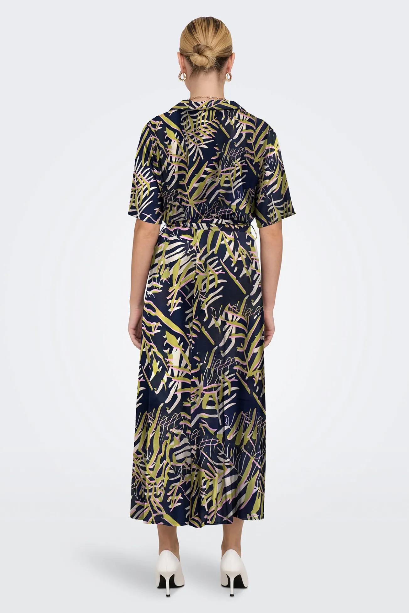 Vestido midi camiseiro