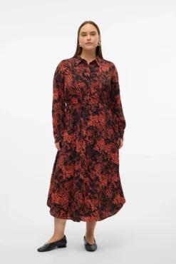 Vestido midi camiseiro tamanho grande