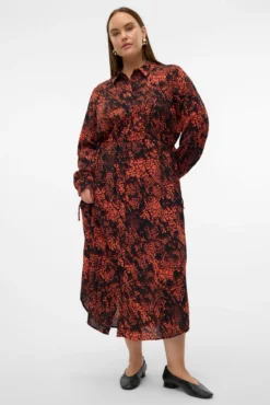 Vestido midi camiseiro tamanho grande