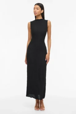Vestido midi cintado sem mangas