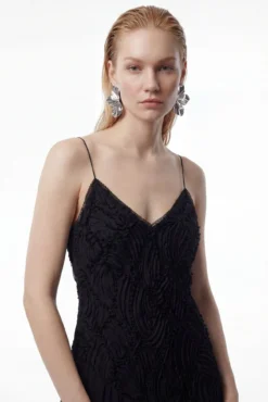 Vestido midi com alças