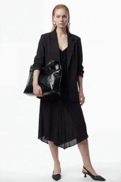 Vestido midi com alças
