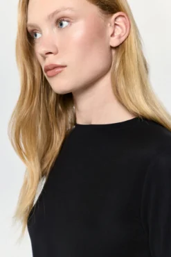 Vestido midi com toque de pêssego
