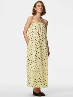 Vestido midi de bolinhas