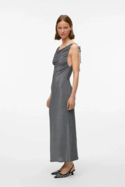 Vestido midi de tecido metálico