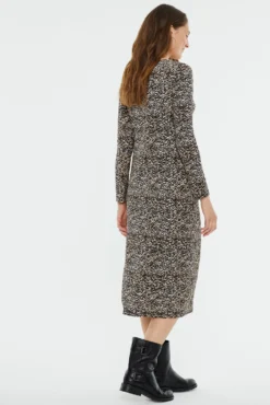 Vestido midi estampado com argola no decote