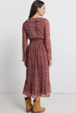 Vestido midi estampado com decote folho