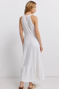 Vestido midi gola halter em crochet