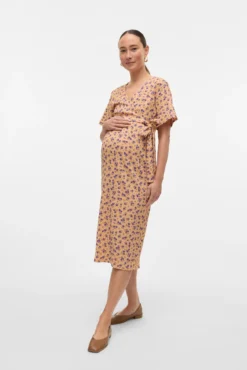 Vestido midi maternity e amamentação