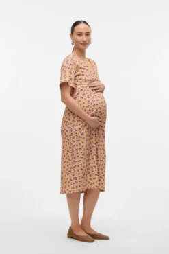 Vestido midi maternity e amamentação