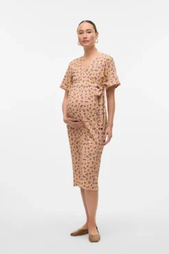 Vestido midi maternity e amamentação