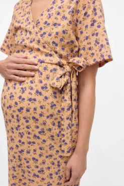 Vestido midi maternity e amamentação