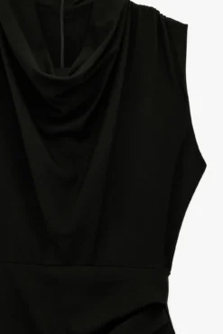 Vestido mini assimétrico