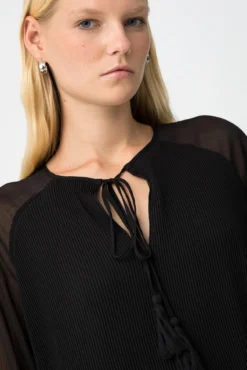 Vestido Plissado com Cordão