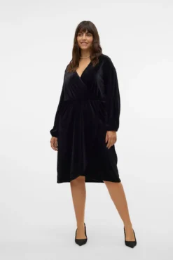 Vestido plus size em veludo