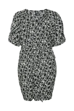Vestido Plus Size Manga Curta