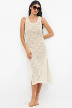 Vestido reto midi em crochet